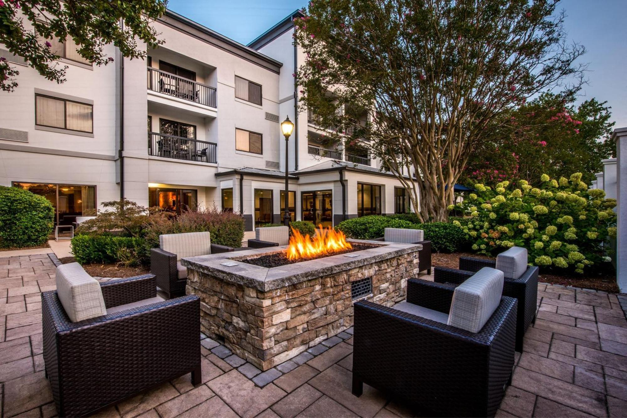 Hotel Courtyard By Marriott Charlotte Ballantyne Exterior foto